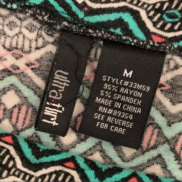 ULTRA FLIRT / Cool Pattern Cowl Neck Shirt / Medium - Picture 8 of 8